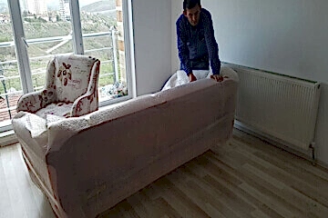 mobilya paketlemesi yapılırken